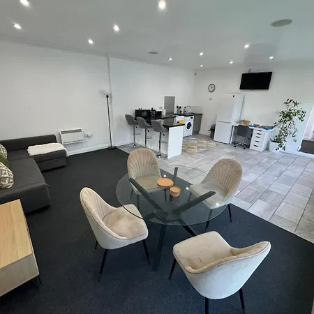 Spacious Private Cinema Guest House Brentwood Exterior photo