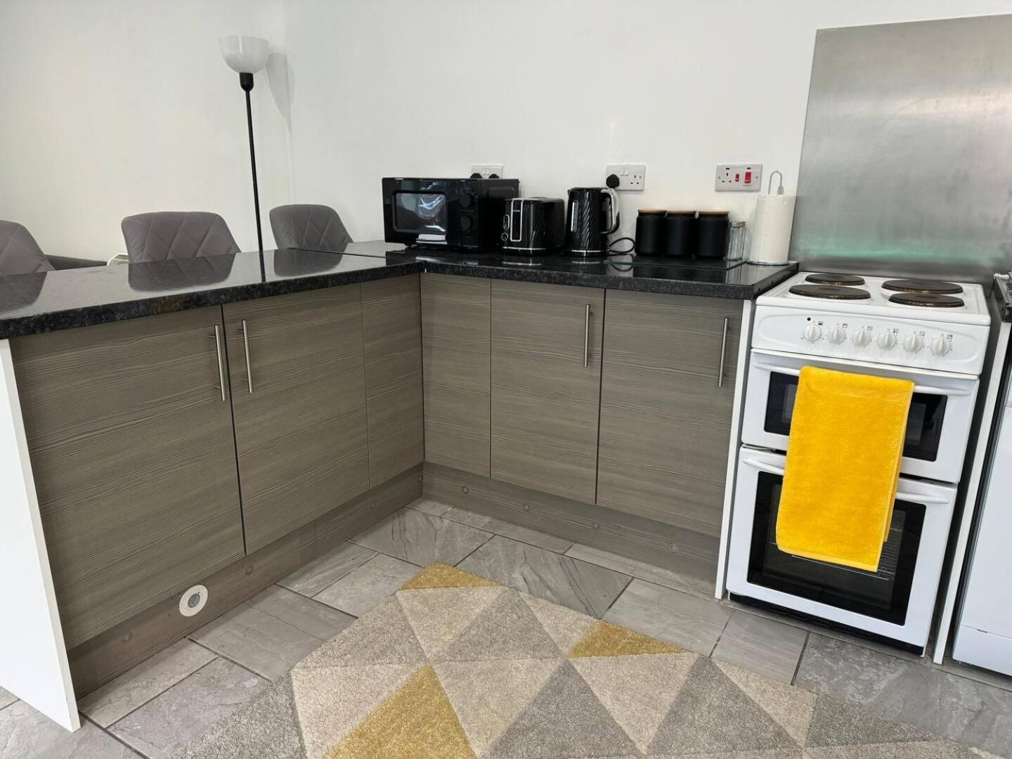 Spacious Private Cinema Brentwood