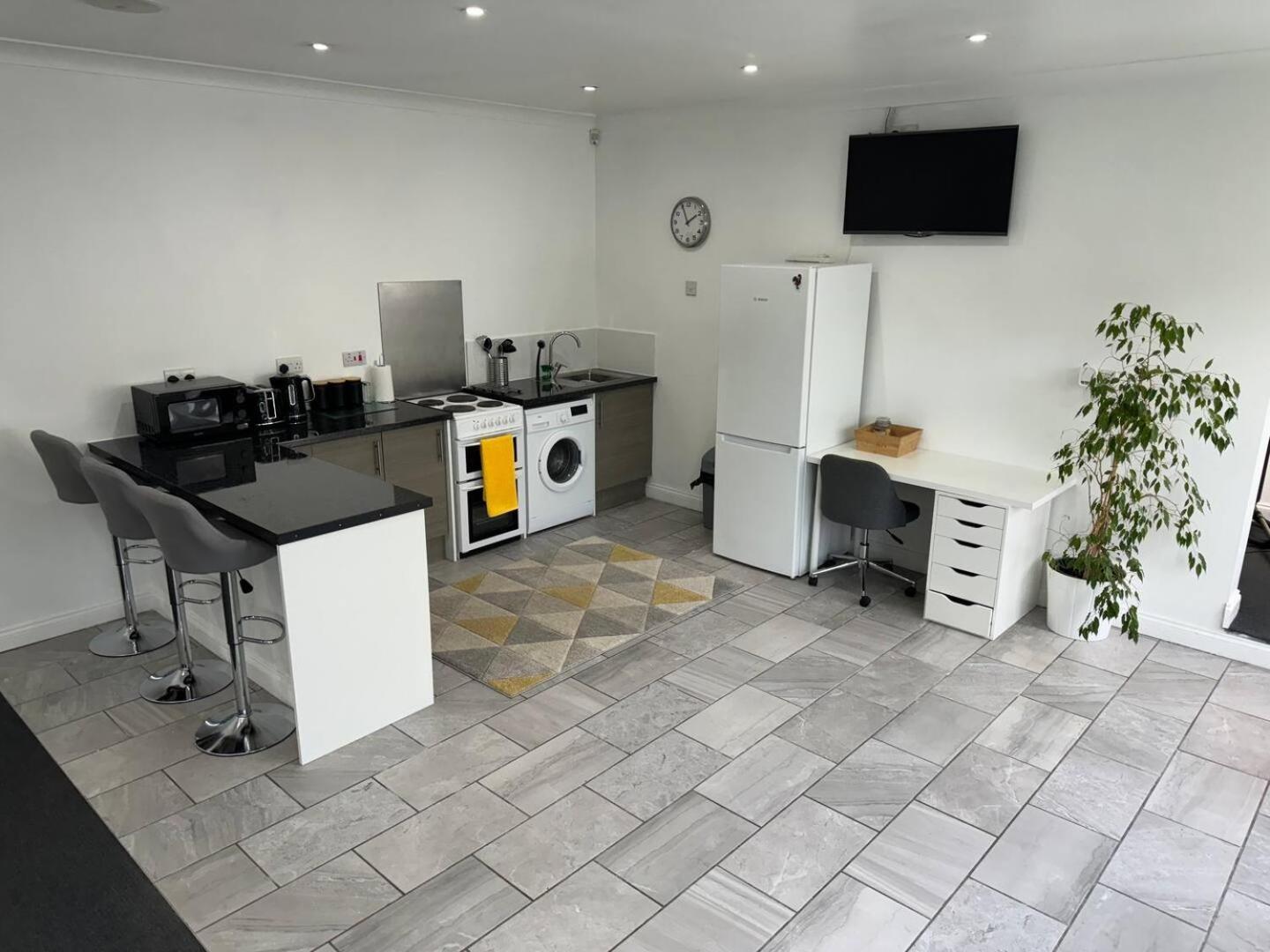 Apartment Spacious Private Cinema
